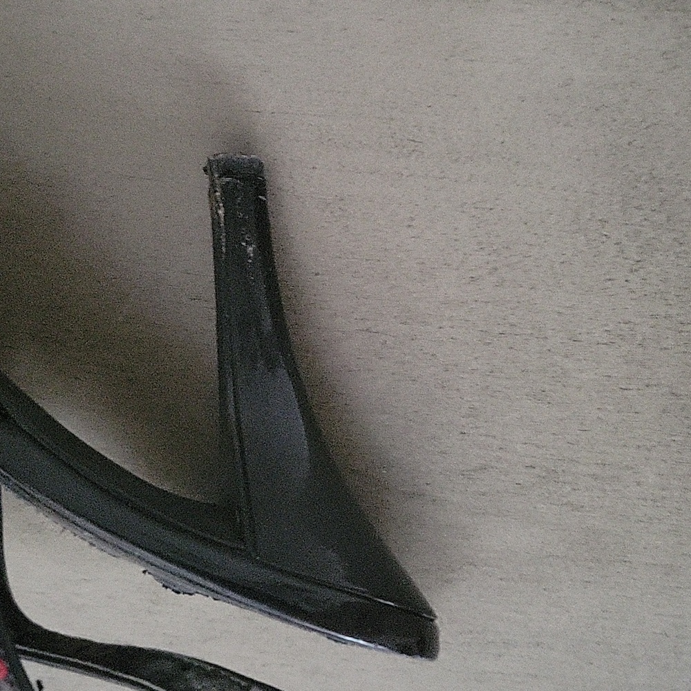 Shoes - Picture 4 of 5